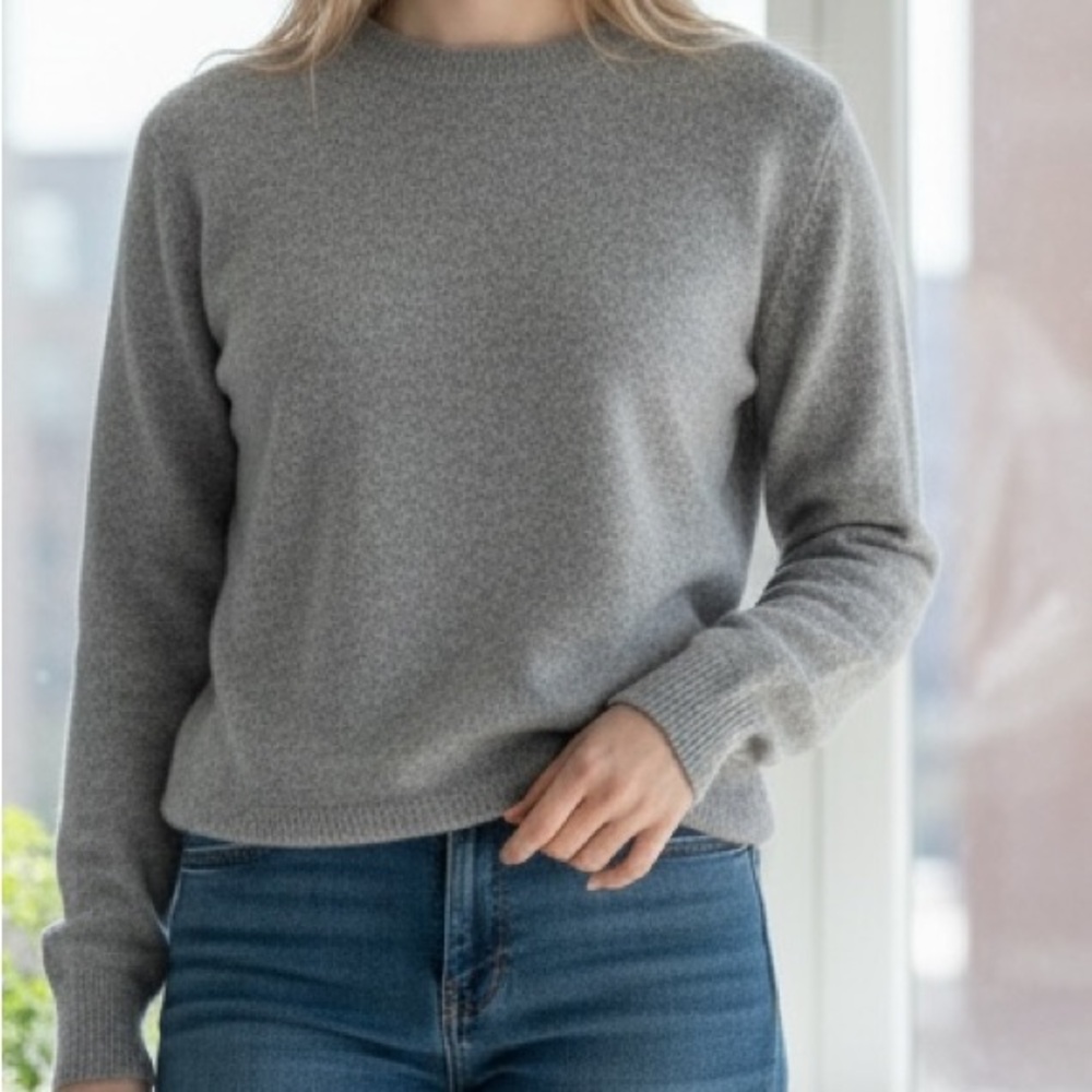 Quince Cashmere Women's Classic Gray Crew Neck Sweater